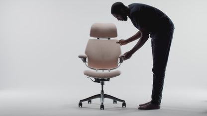 Humanscale Freedom Chair – Elle Ivory Edition (Headrest, Premium Wool Bouclé)